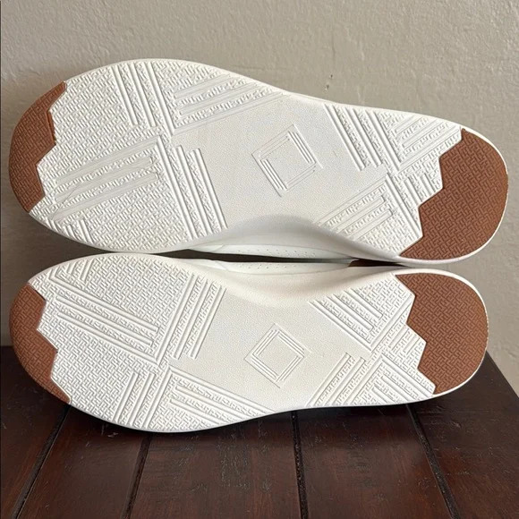 Steve Madden White Perforated Sneakers with Tan Accents Men’s Size 8 NWOT - Picture 7 of 8